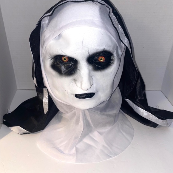 NWOT The Scary Nun Latex Mask W/Headscarf Horror For Cosplay Halloween Costume - Picture 5 of 11